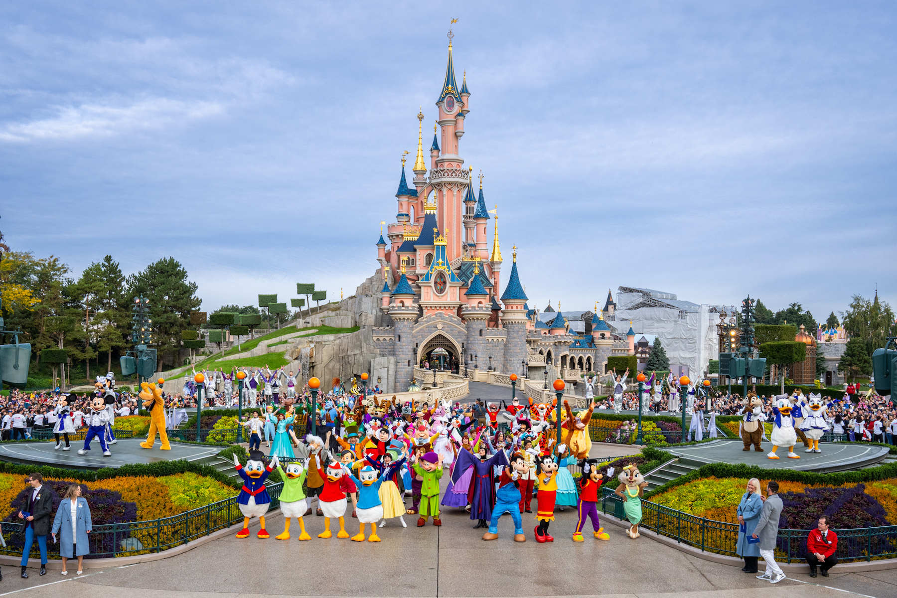 disneyland international tour package